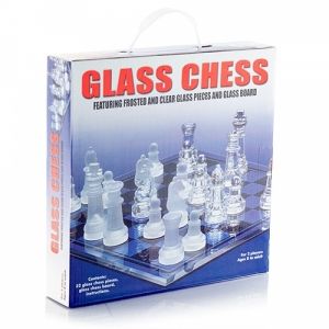Луксозен стъклен шах - красив и оригинален подарък за ценители!